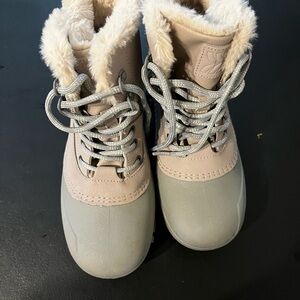 All in Motion Kids Boots with Faux Fur in Gray and Tan